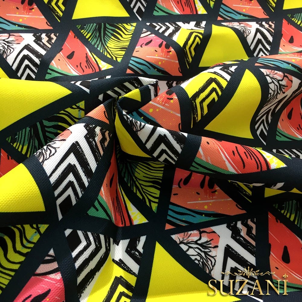 Karpuzlu Üçgenler Desenli Kumaş