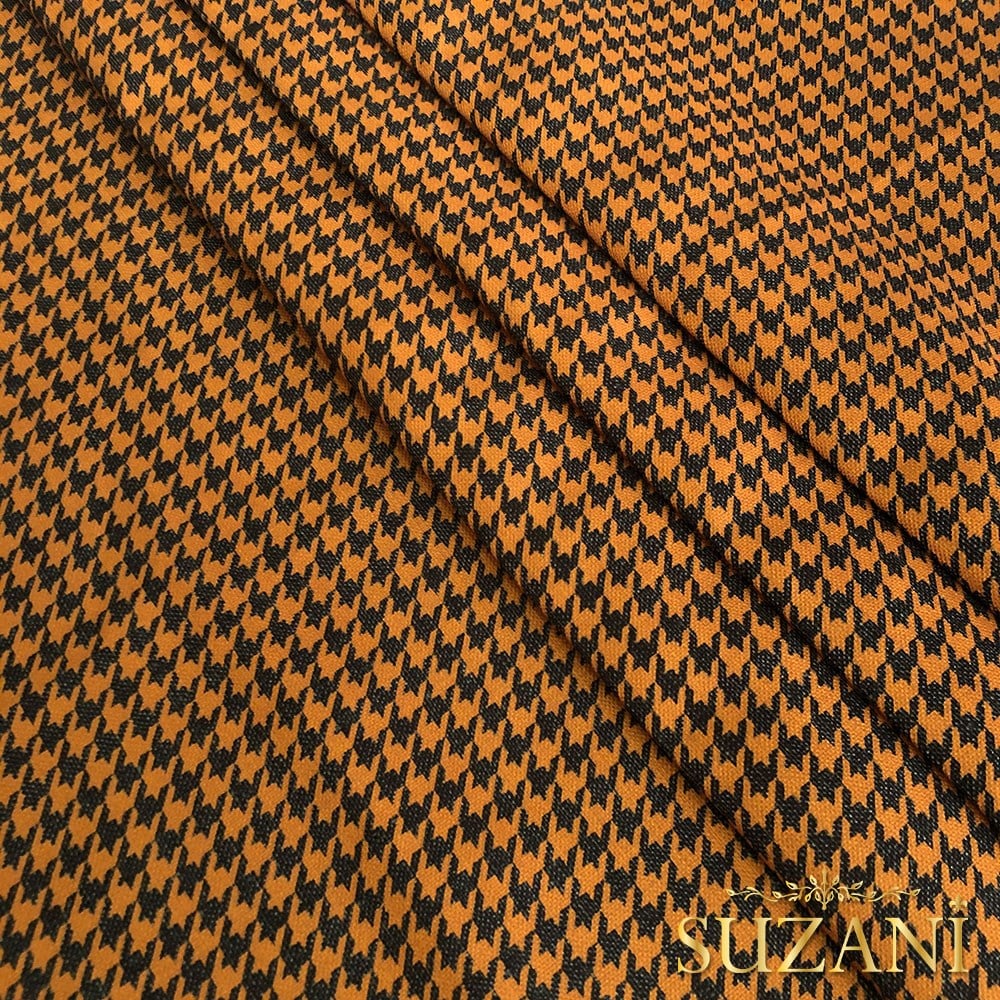 Keten Efektli Küçük Turuncu Siyah Kazayağı Desenli Kumaş