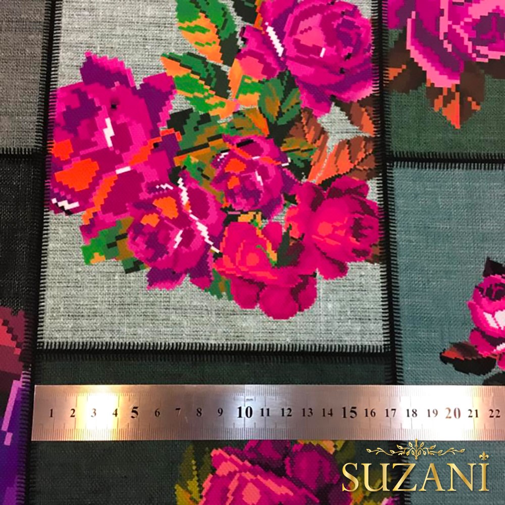 Keten Zemin Mor Çiçek Kanaviçe Desenli Kumaş