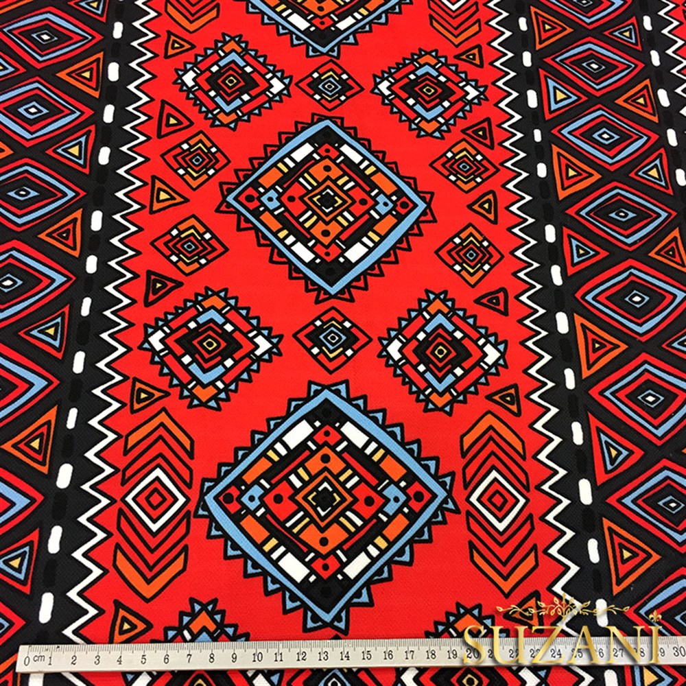 Kırmızı Etnik Desenli Kumaş