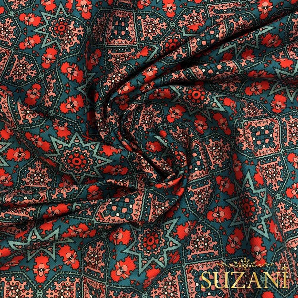 Kontrast Etnik Motifli Dijital Baskılı Kumaş