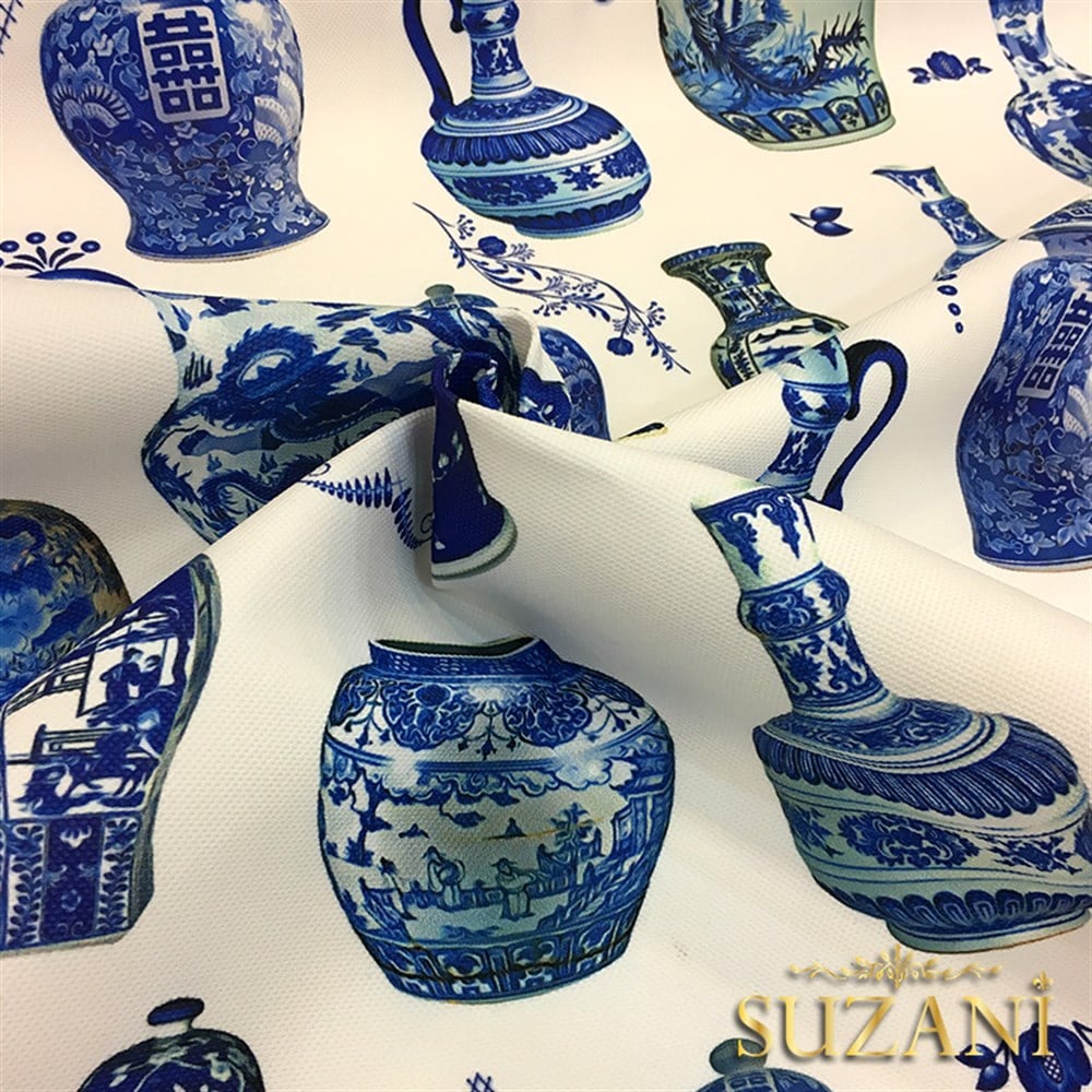 Mavi Çini Vazolar Desenli Kumaş