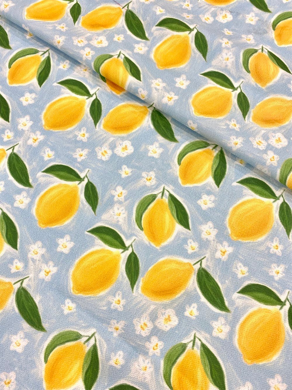 Mavi Suluboya Zemin Desenli Dijital Baskılı Kumaş