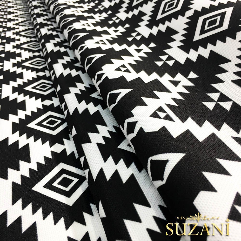 Siyah Beyaz Etnik Kilim Desenli Kumaş