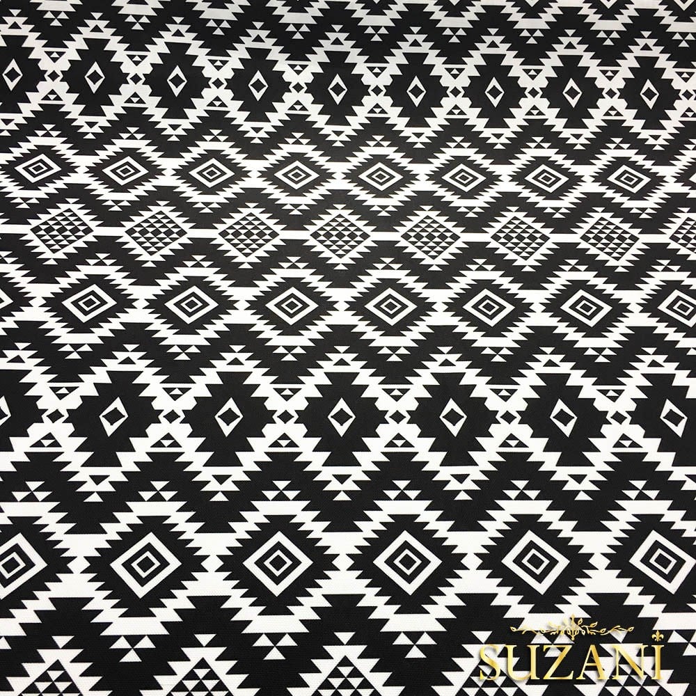 Siyah Beyaz Etnik Kilim Desenli Kumaş