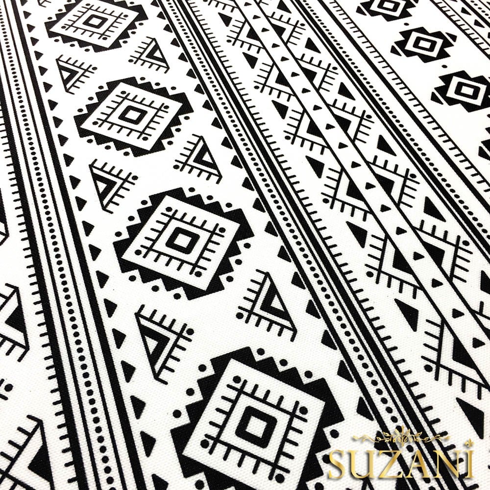 Siyah Beyaz Modern Etnik Desenli Kumaş