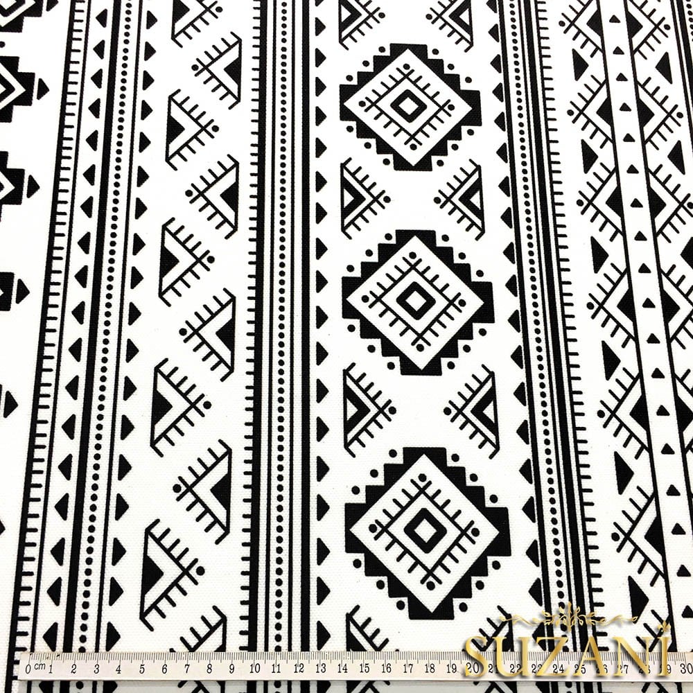 Siyah Beyaz Modern Etnik Desenli Kumaş