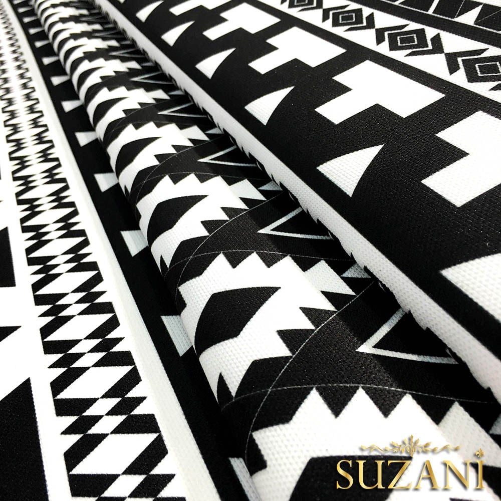 Siyah Beyaz Modern Etnik Kilim Desenli Kumaş