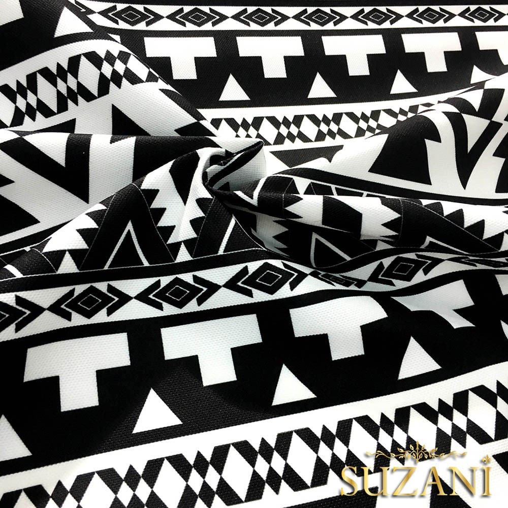 Siyah Beyaz Modern Etnik Kilim Desenli Kumaş