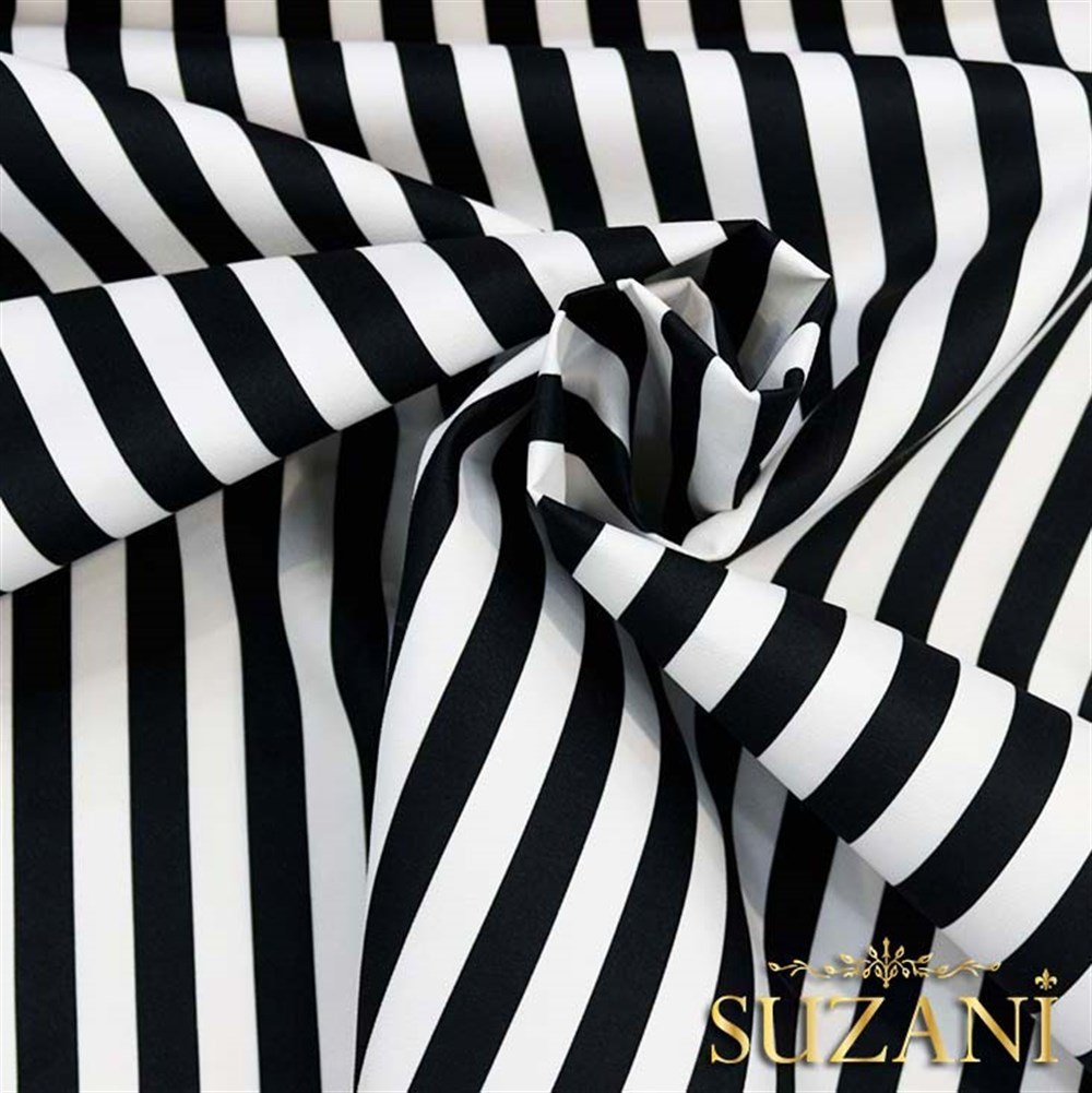 Siyah İnce Çizgili Kumaş