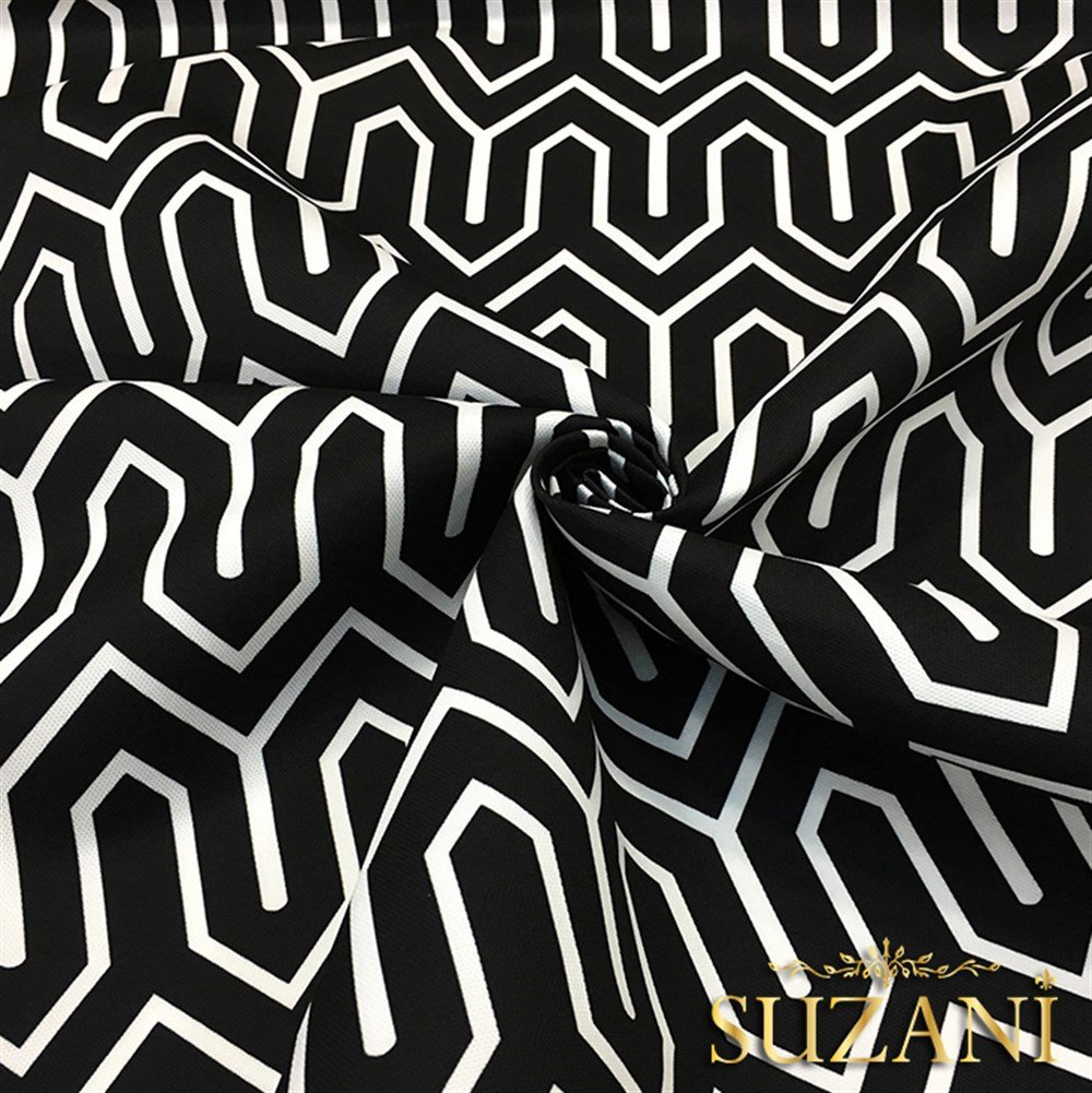 Siyah Zemin Geometrik Dağ Desenli Kumaş