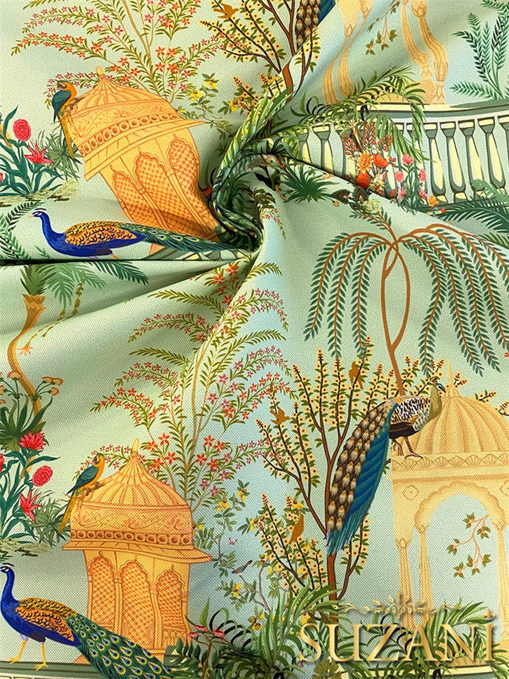 Tavuskuşu Bahçesi Desenli Dijital Baskılı Kumaş