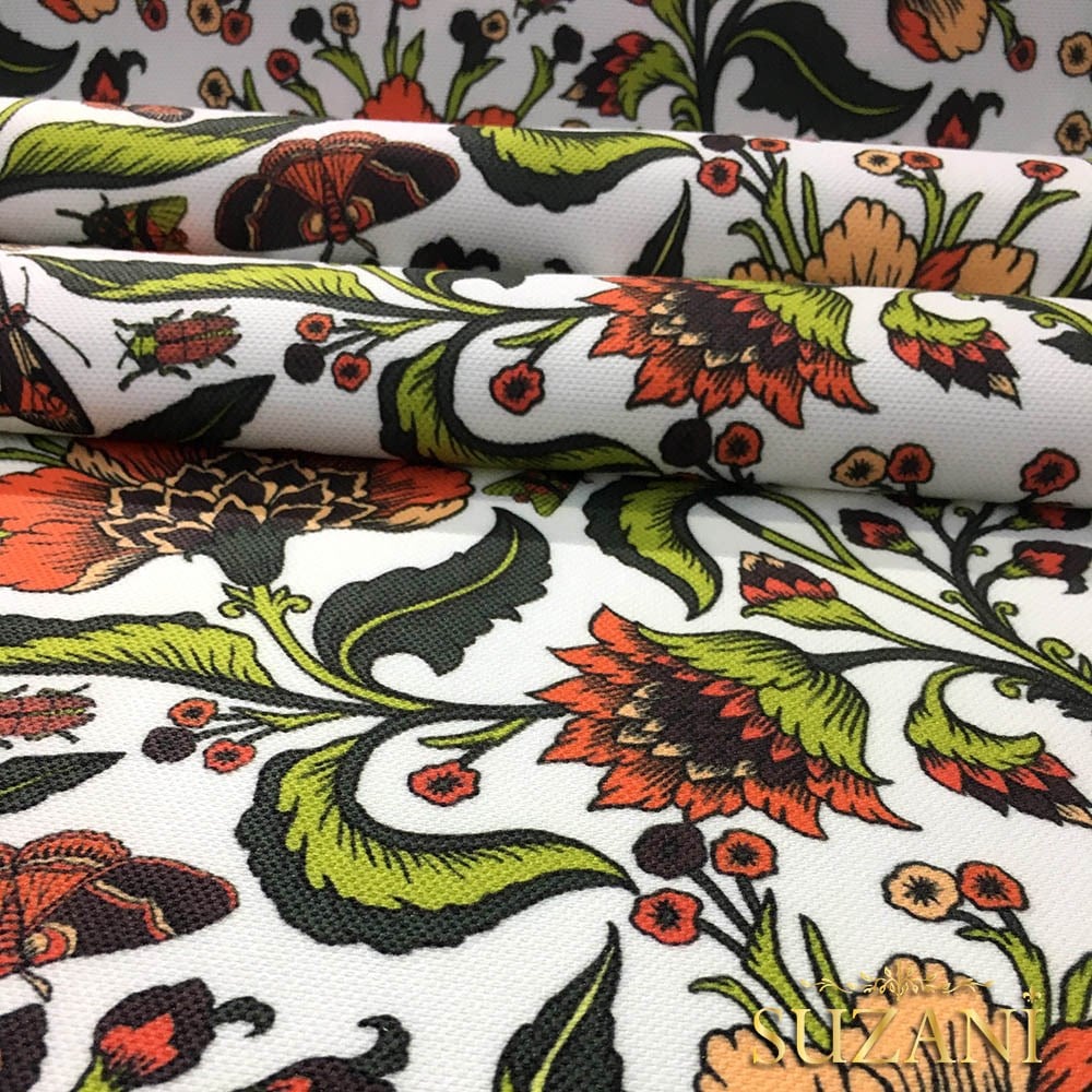 Turuncu Çiçekli Kumaş