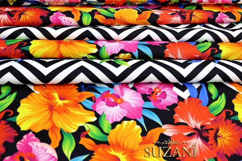 Zigzag Üzeri Çiçekli Tropikal Kumaş