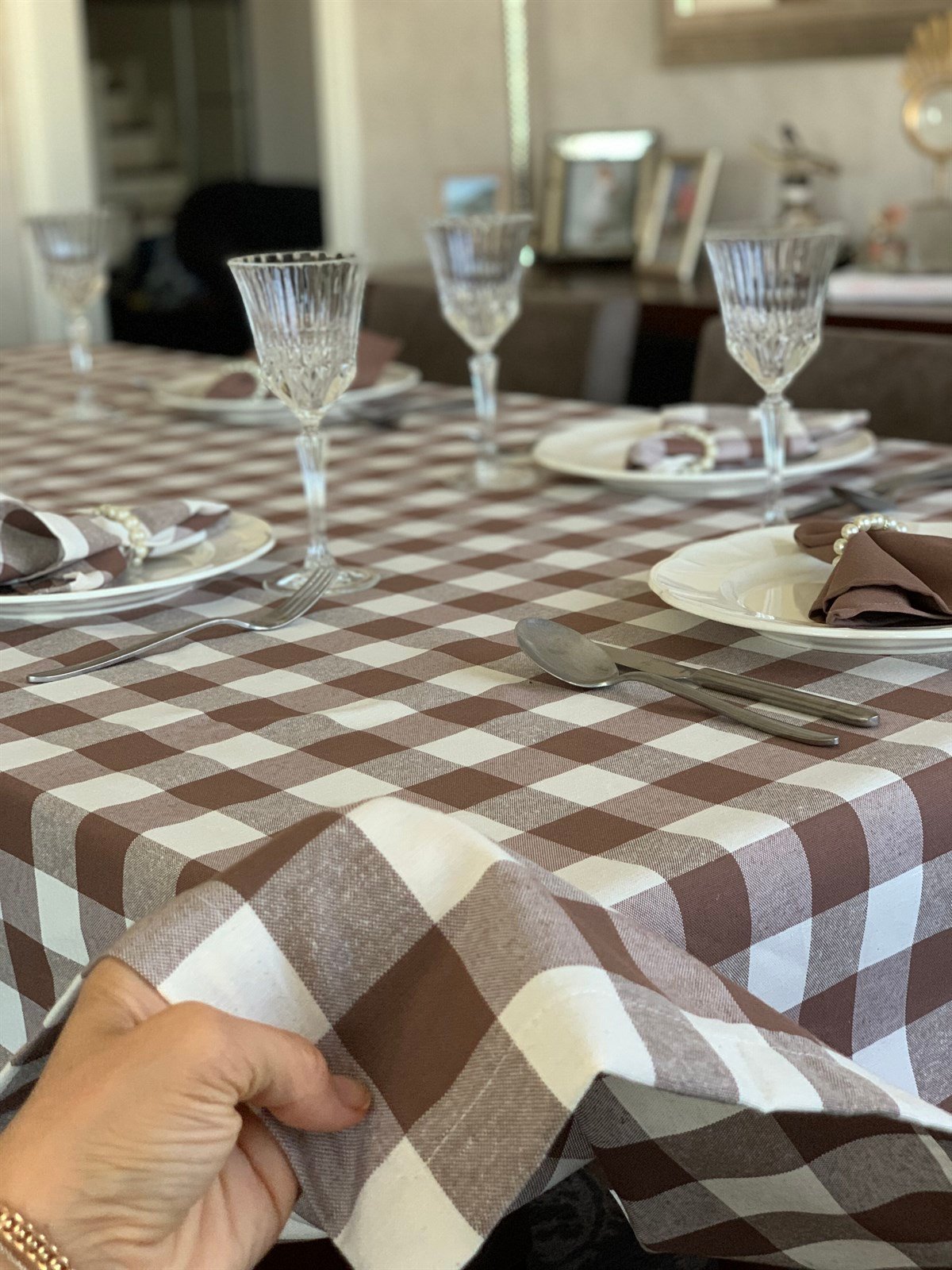 Ayza Kareli Kahverengi Masa Örtüsü