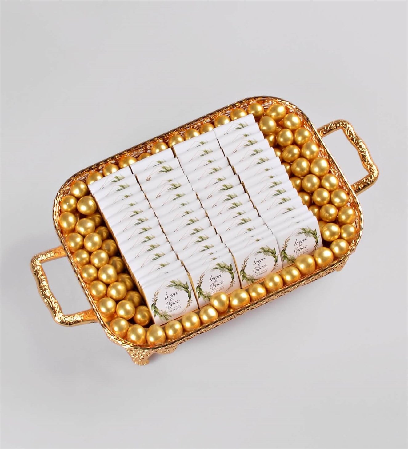 Altın Rengi Yeşil Yapraklı İsimli Söz & Nişan Çikolata Tepsisi
