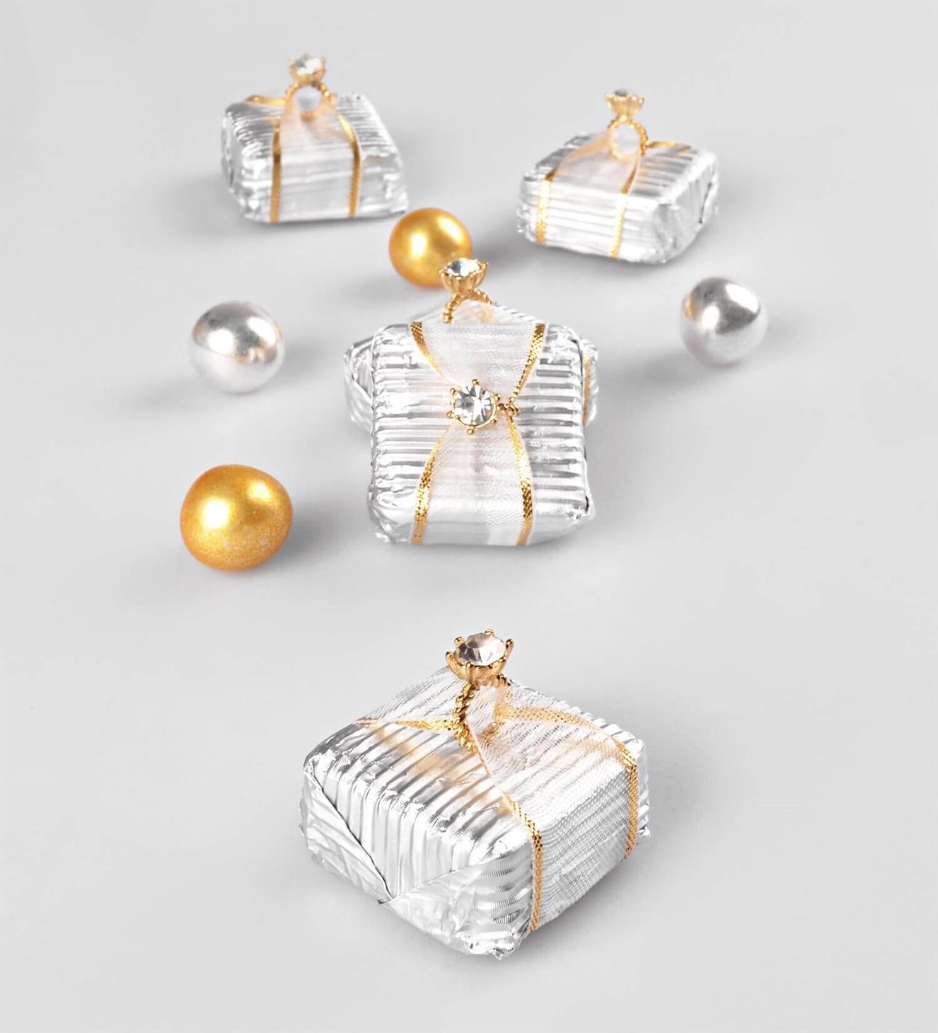 Altın Tek Taş Yüzüklü ve Makaslı Gümüş Söz & Nişan Çikolatası