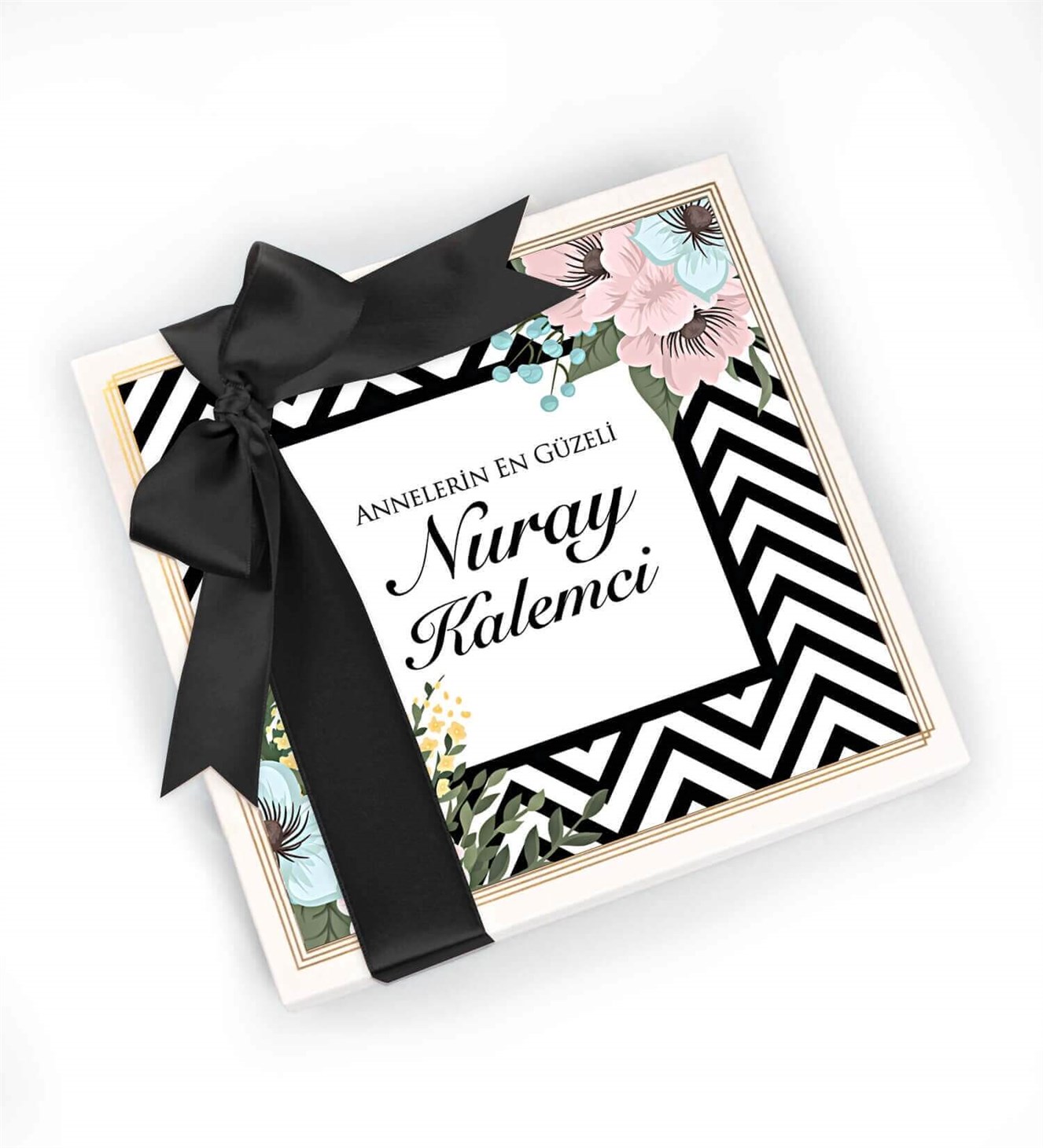 Anneye Özel İsimli Çiçek Tasarımlı Spesiyal Çikolata 25'li