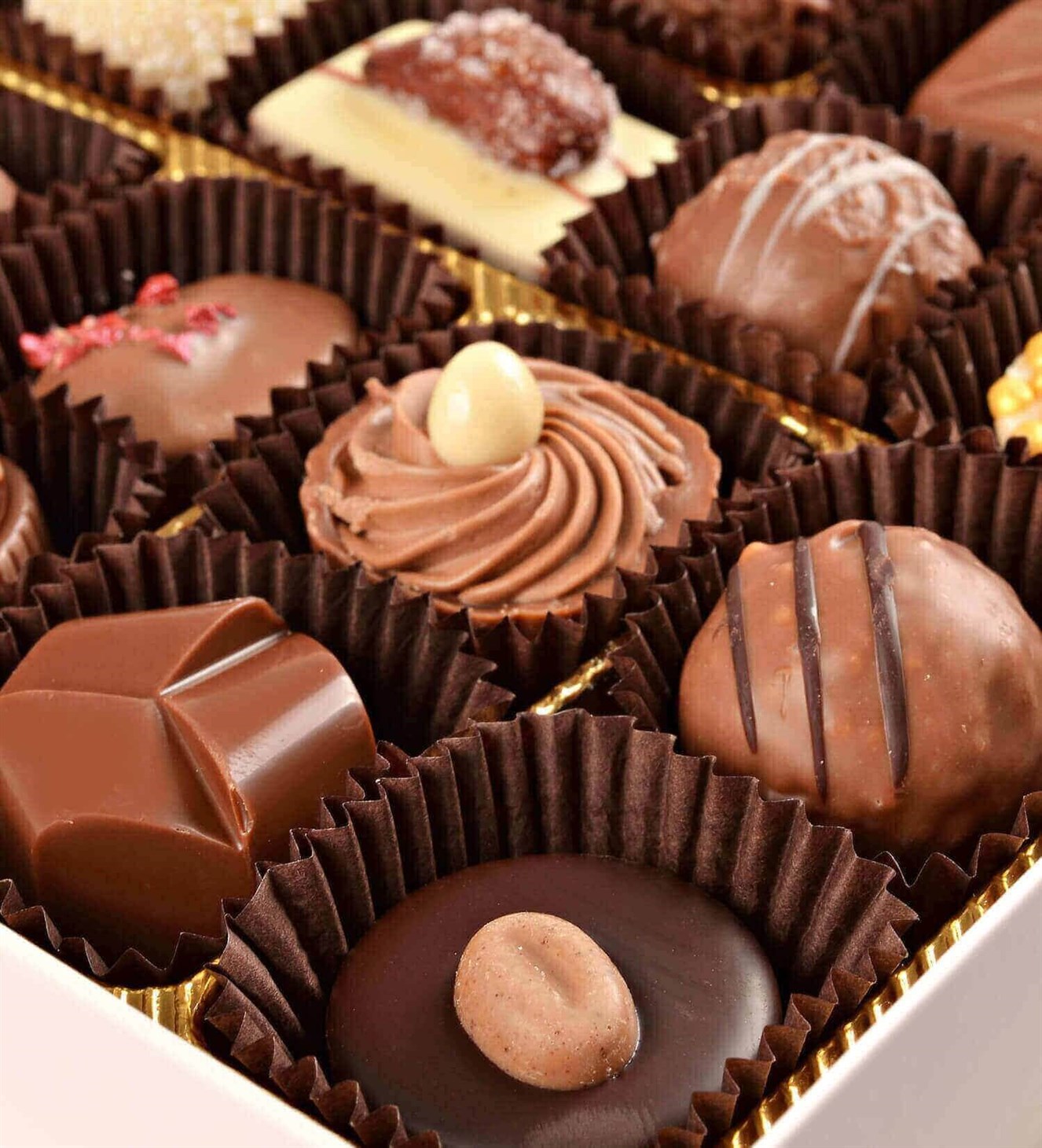 Anneye Özel İsimli Çiçek Tasarımlı Spesiyal Çikolata 25'li