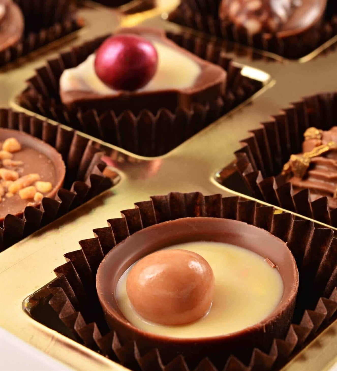 Bademli, Fıstıklı, Cappuccinolu Spesiyal Belçika Çikolatası 16'lı
