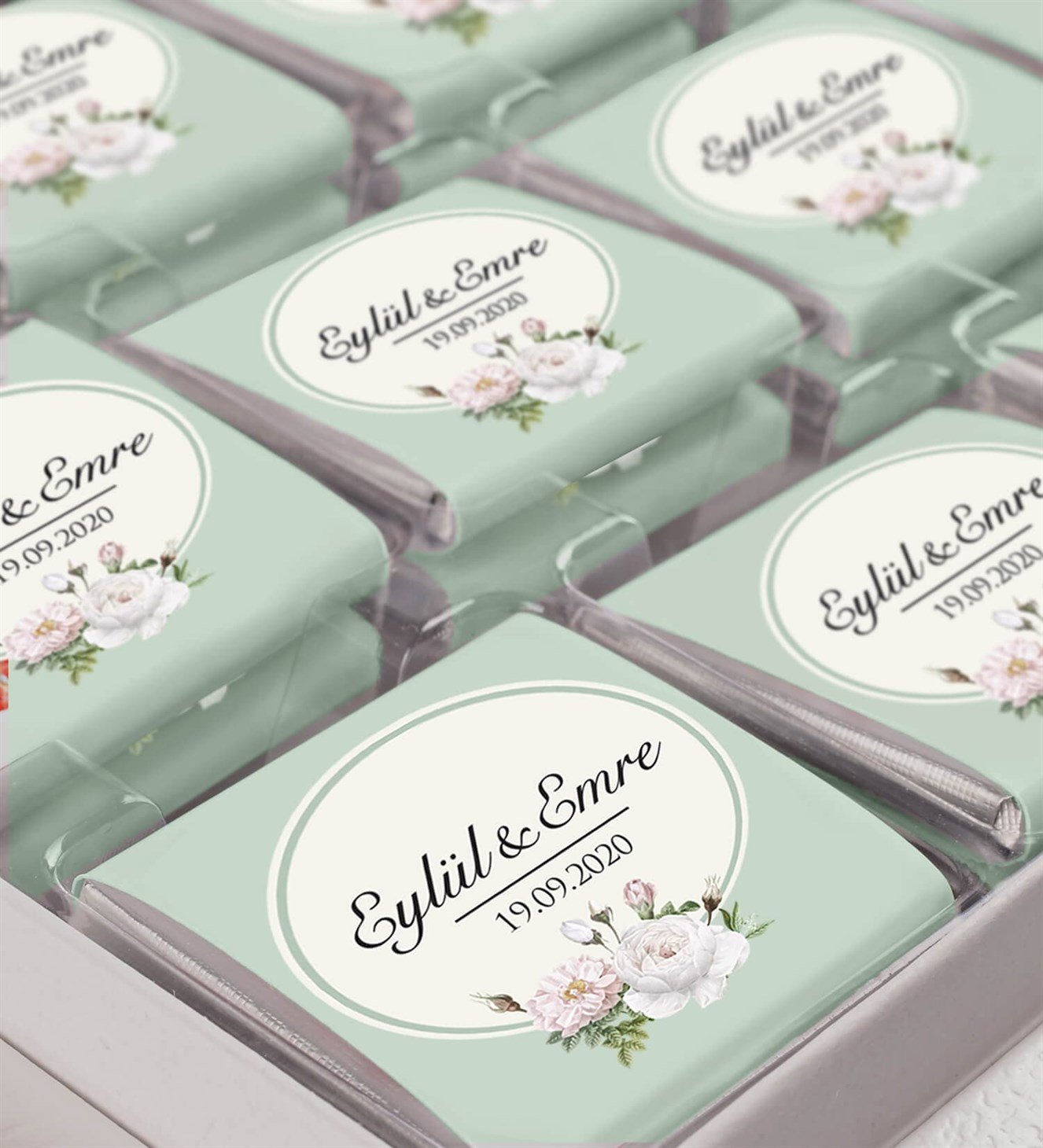 Beyaz Şakayık Çiçekler İsimli ve Tarihli Kutulu Söz & Nişan Çikolatası