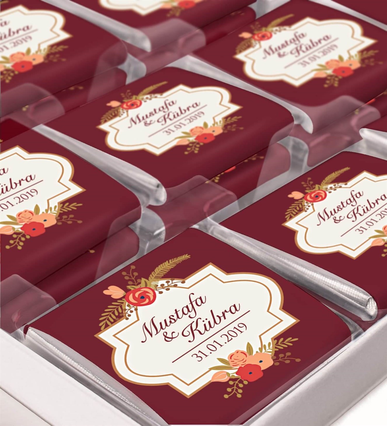 Bordo Çiçekli İsimli ve Tarihli Kutulu Söz & Nişan Çikolatası