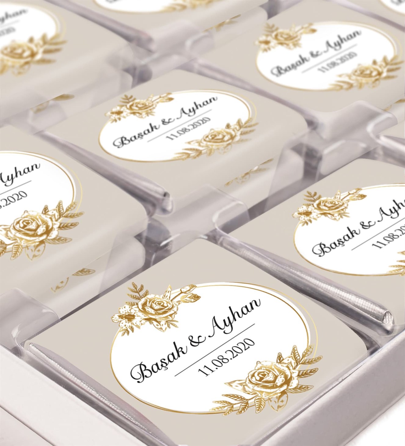 Gold Çiçekler İsimli ve Tarihli Kutulu Söz & Nişan Çikolatası
