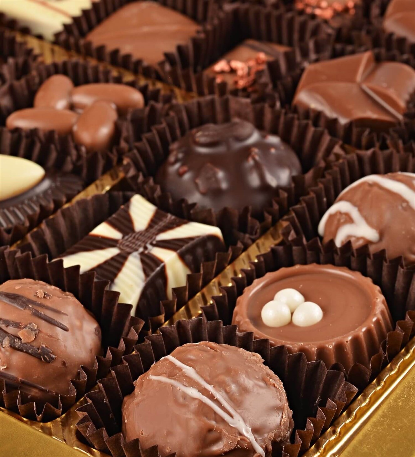 İsim Baş Harfli Özel Kalp Tasarımlı Kutuda Spesiyal Çikolata 42'li