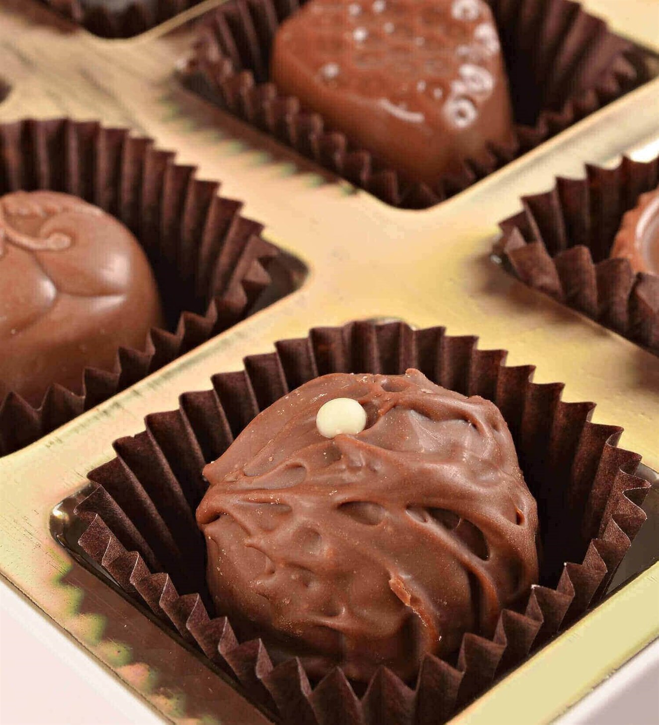 İsim Baş Harfli Özel Kalp Tasarımlı Kutuda Spesiyal Çikolata 16'lı