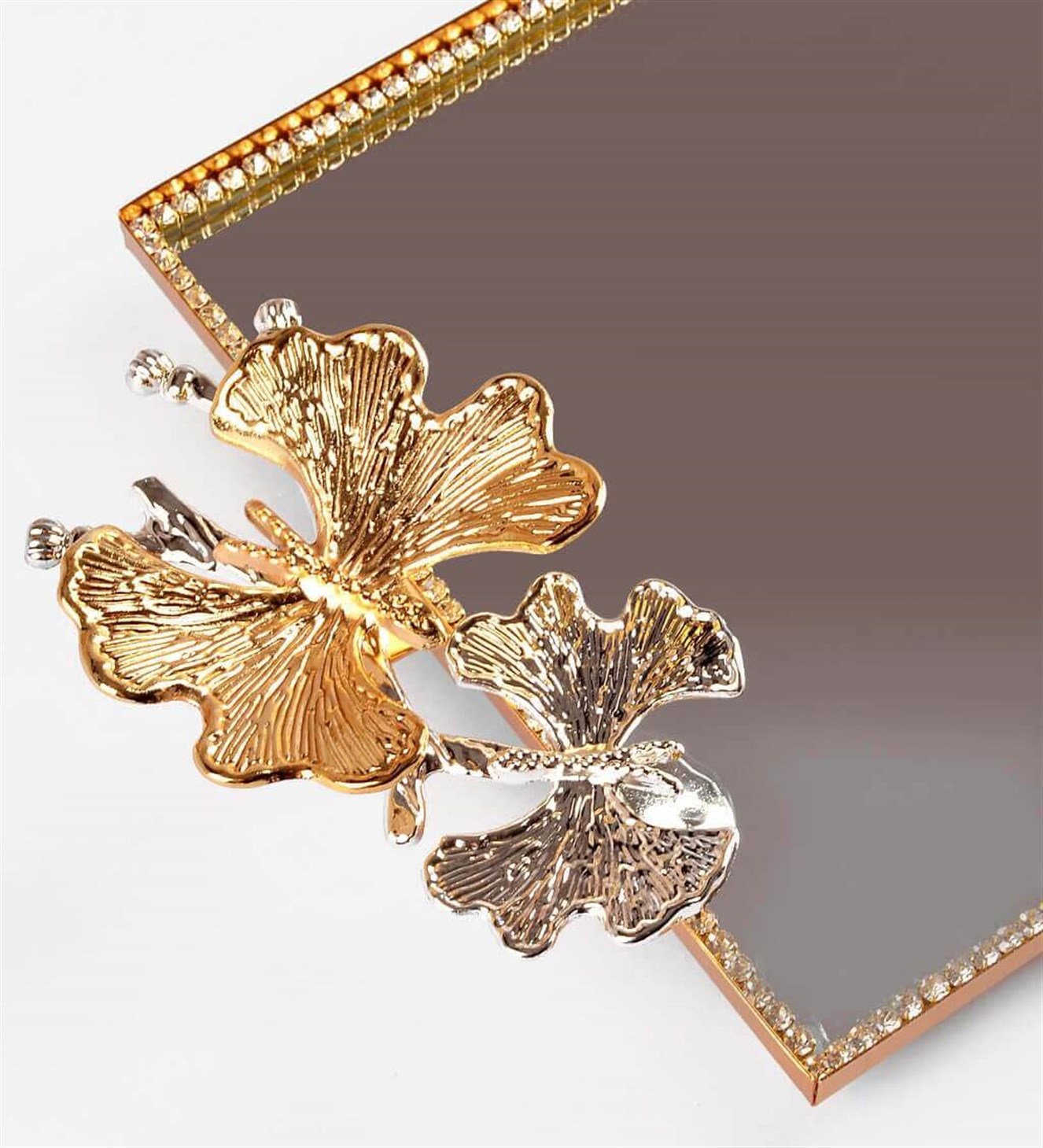 Kelebekli Gümüş Gold Detaylı Orta Boy Aynalı Söz & Nişan Tepsisi