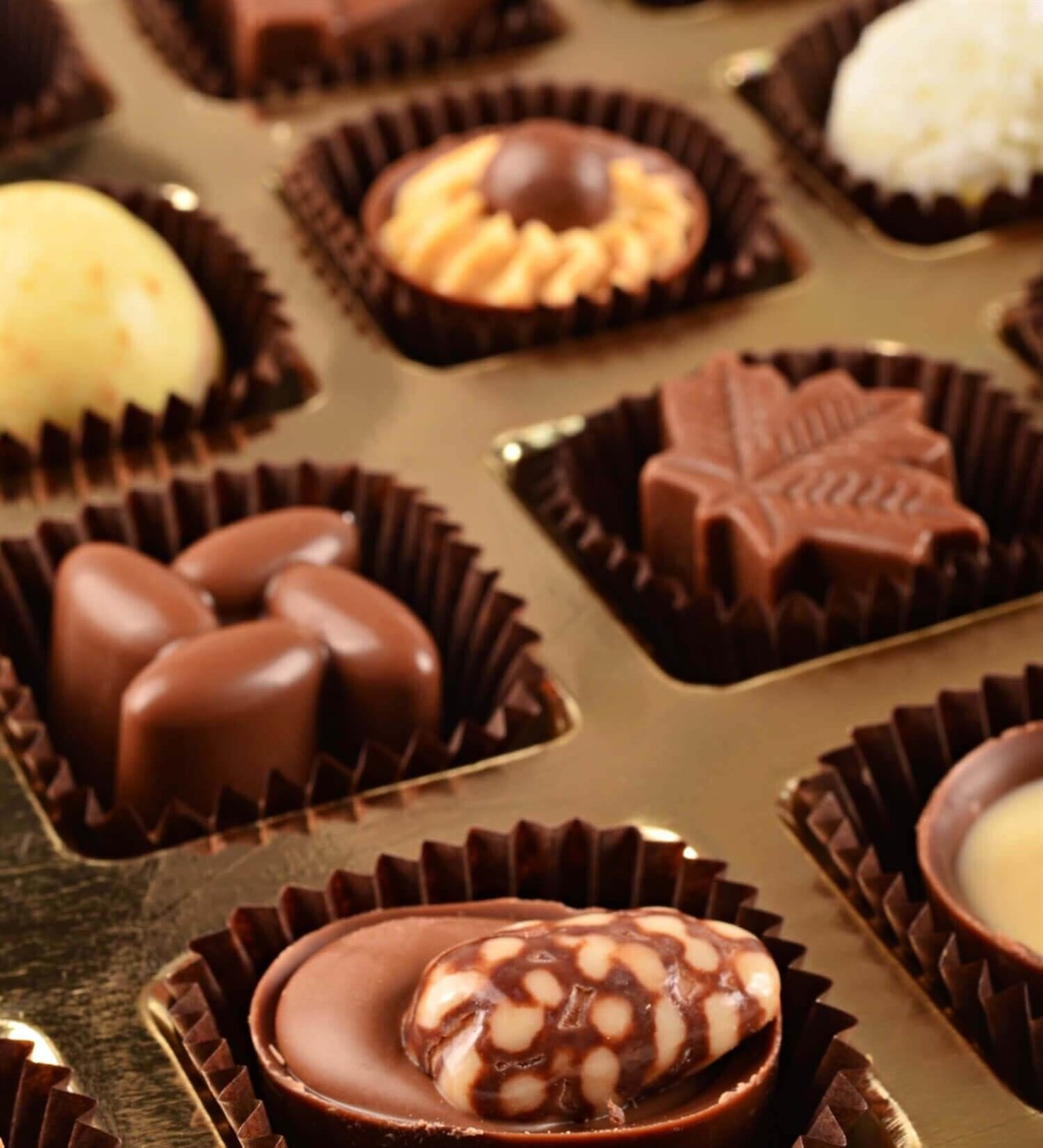 Kişiye Özel Işıltılı Kalp Tasarım Kutulu Spesiyal Çikolata