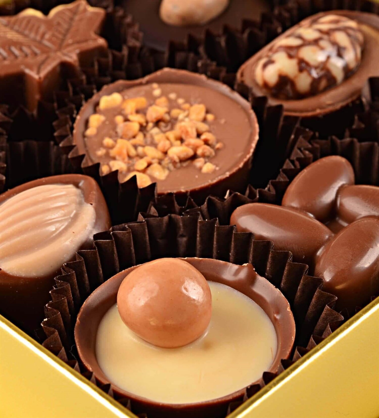 Kişiye Özel Işıltılı Kalp Tasarım Kutulu Spesiyal Çikolata 9'lu