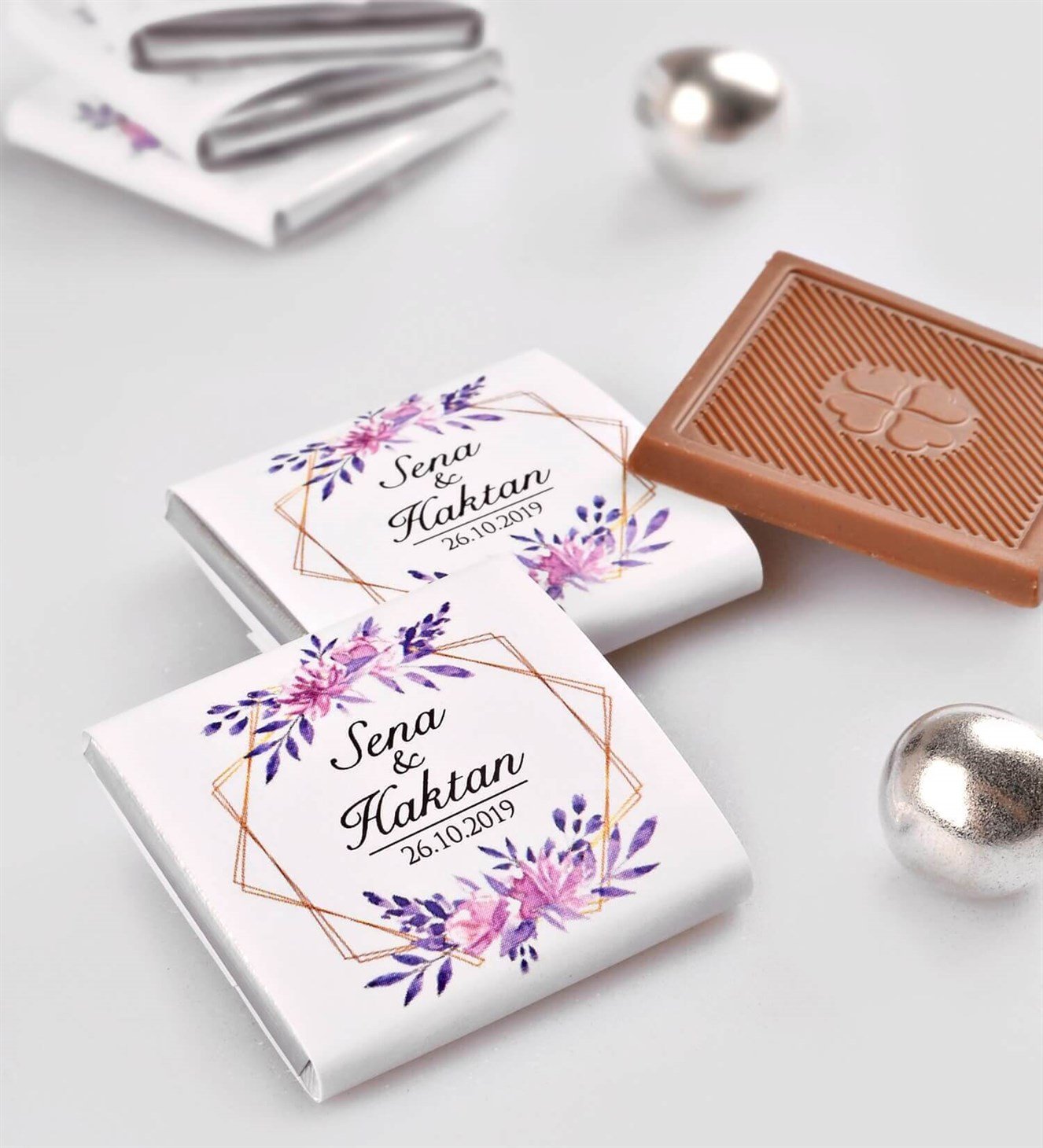 Lilalı Mor Çiçekler İsimli ve Tarihli 50 Adet Söz & Nişan Çikolatası