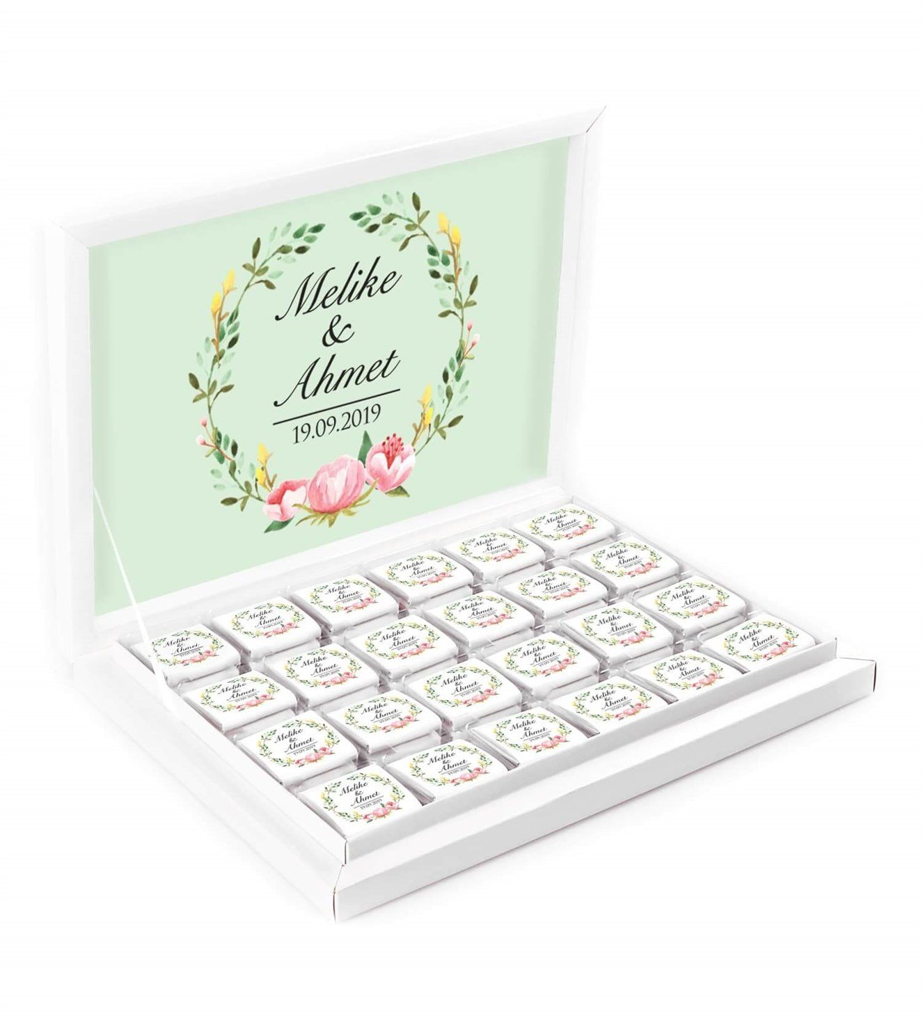 Mint Yeşilli Pemmbe Çiçekler İsimli ve Tarihli Kutulu Söz & Nişan Çikolatası