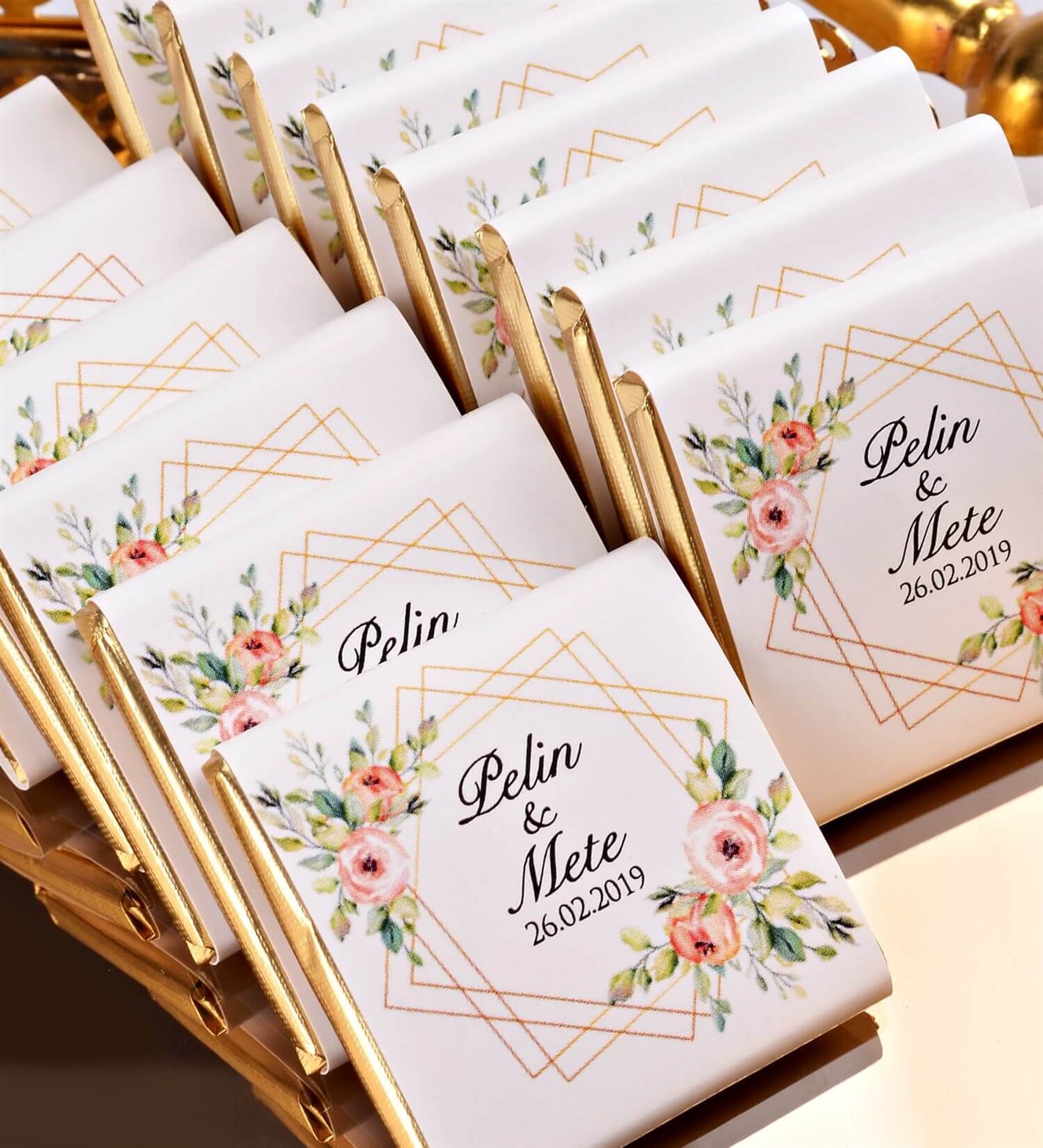 Pastel Renk Çiçekler İsimli ve Tarihli 50 Adet Söz & Nişan Çikolatası