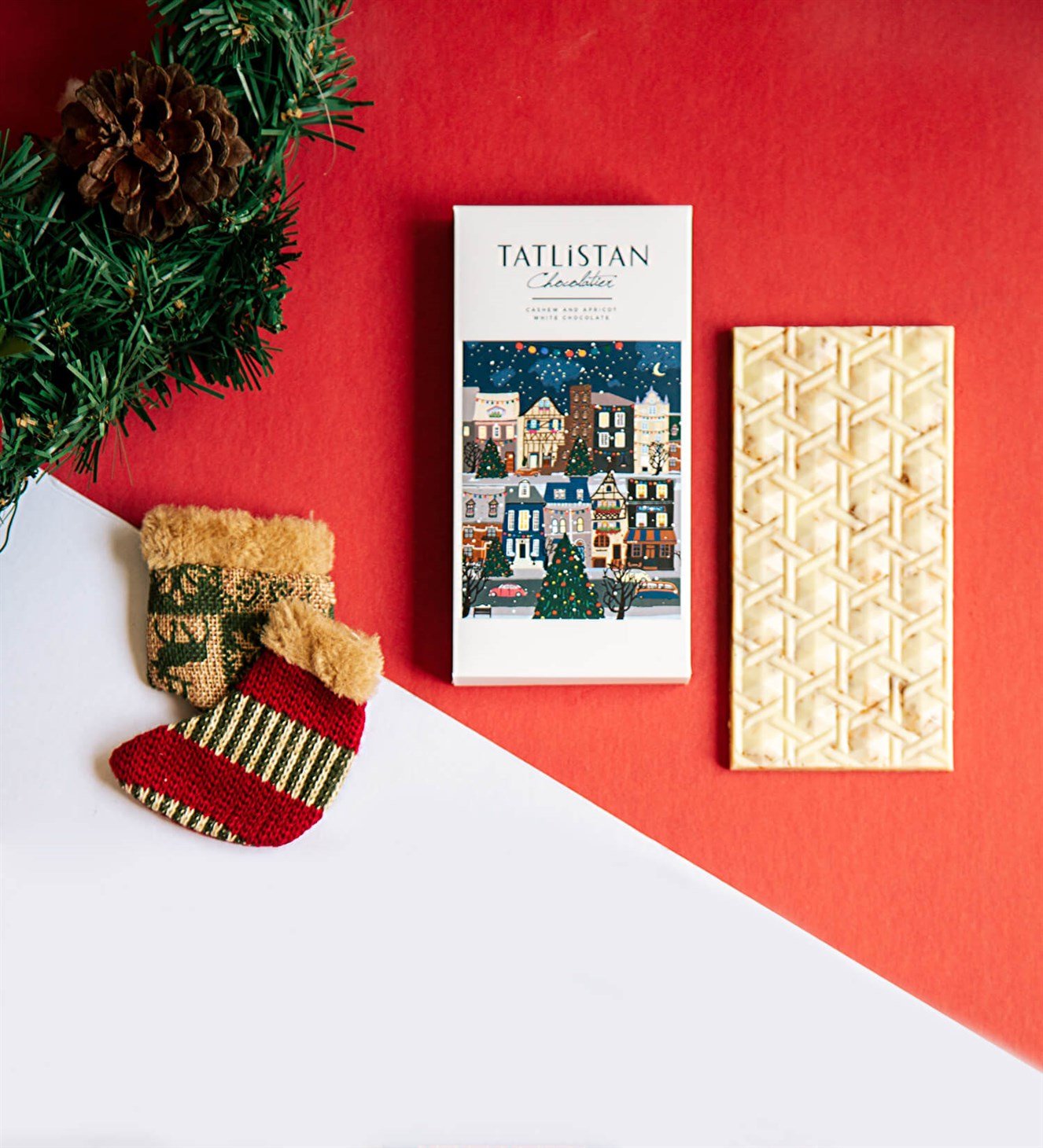Şehirde Yeni Yıl - Kaju & Kayısılı Beyaz Tablet Çikolata