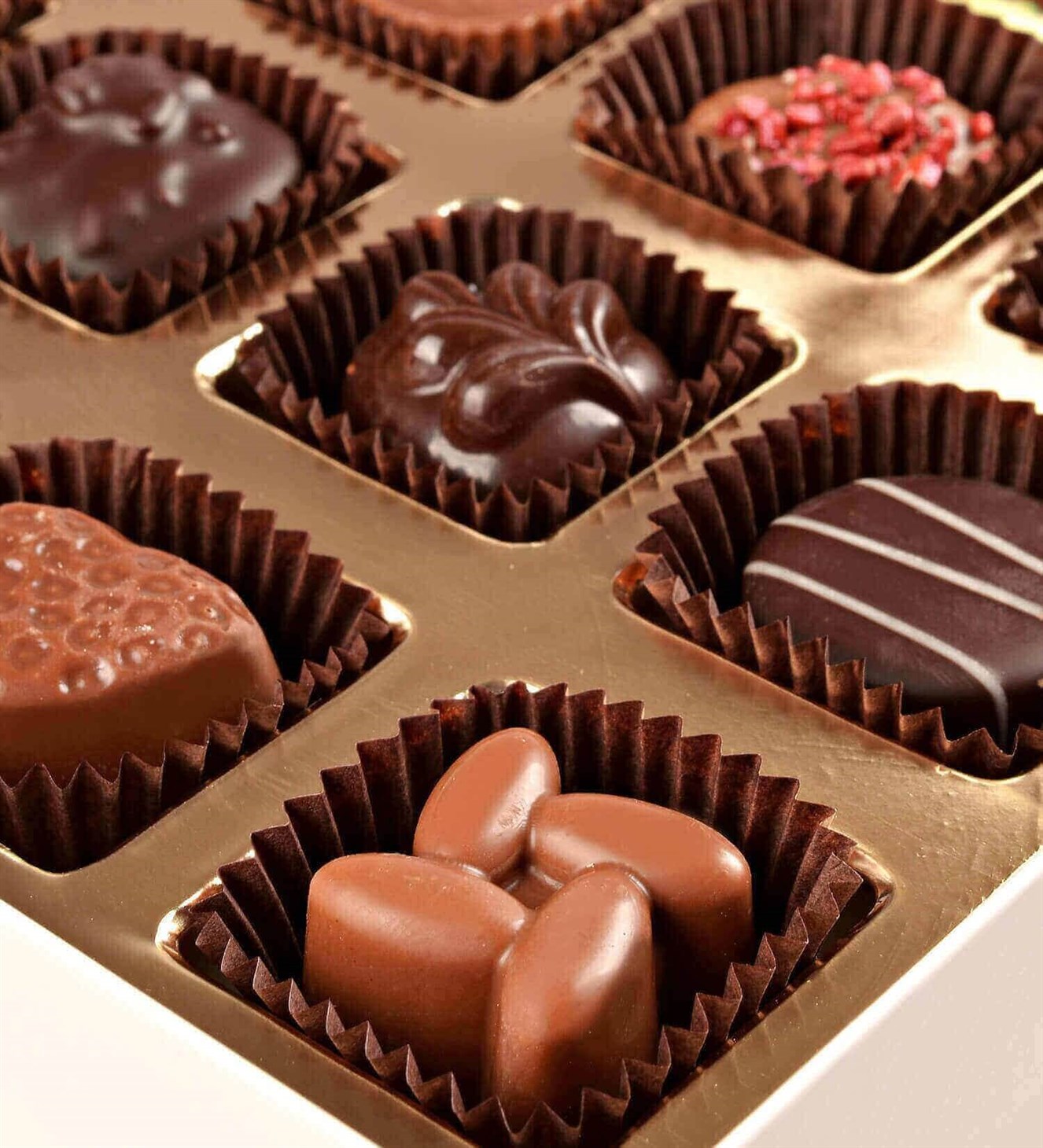 Sevgililer Günü Kişiye Özel İsimli Kırmızı Kalp Tasarımlı Spesiyal Çikolata 16'lı