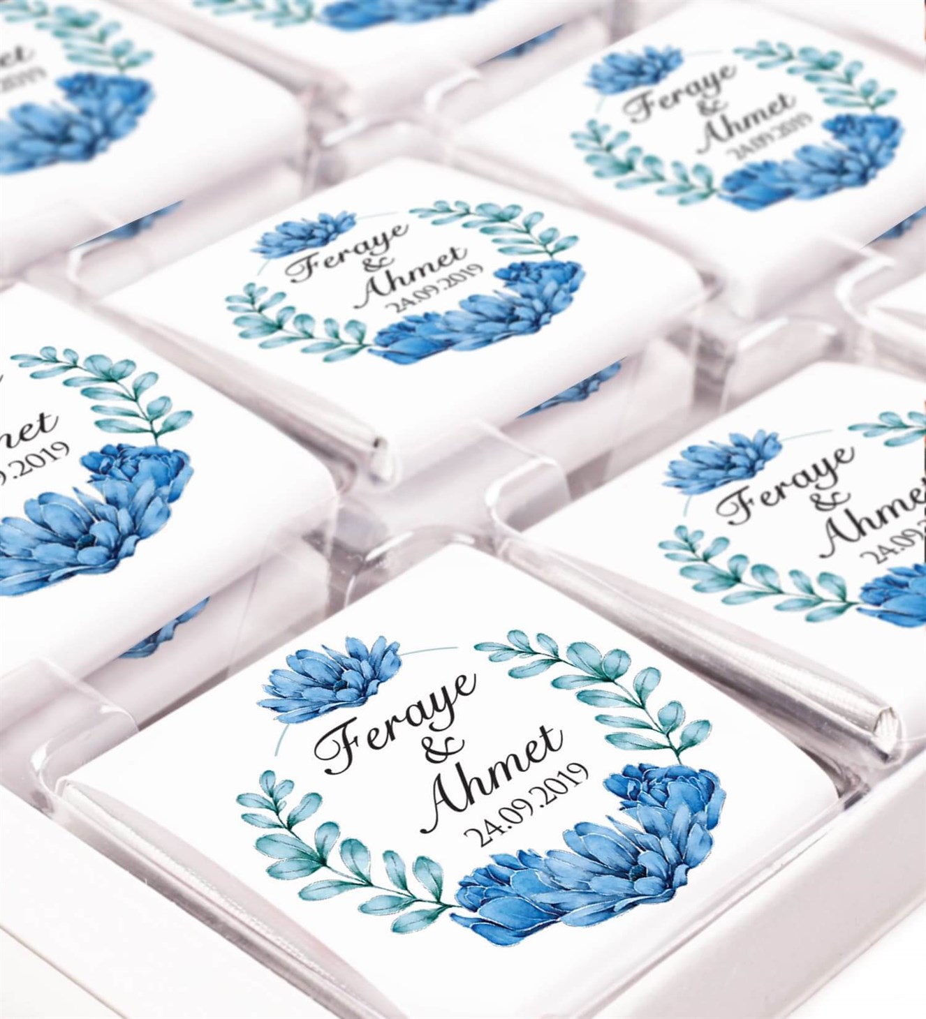 Soft Mavi Çiçekler İsimli ve Tarihli Kutulu Söz & Nişan Çikolatası