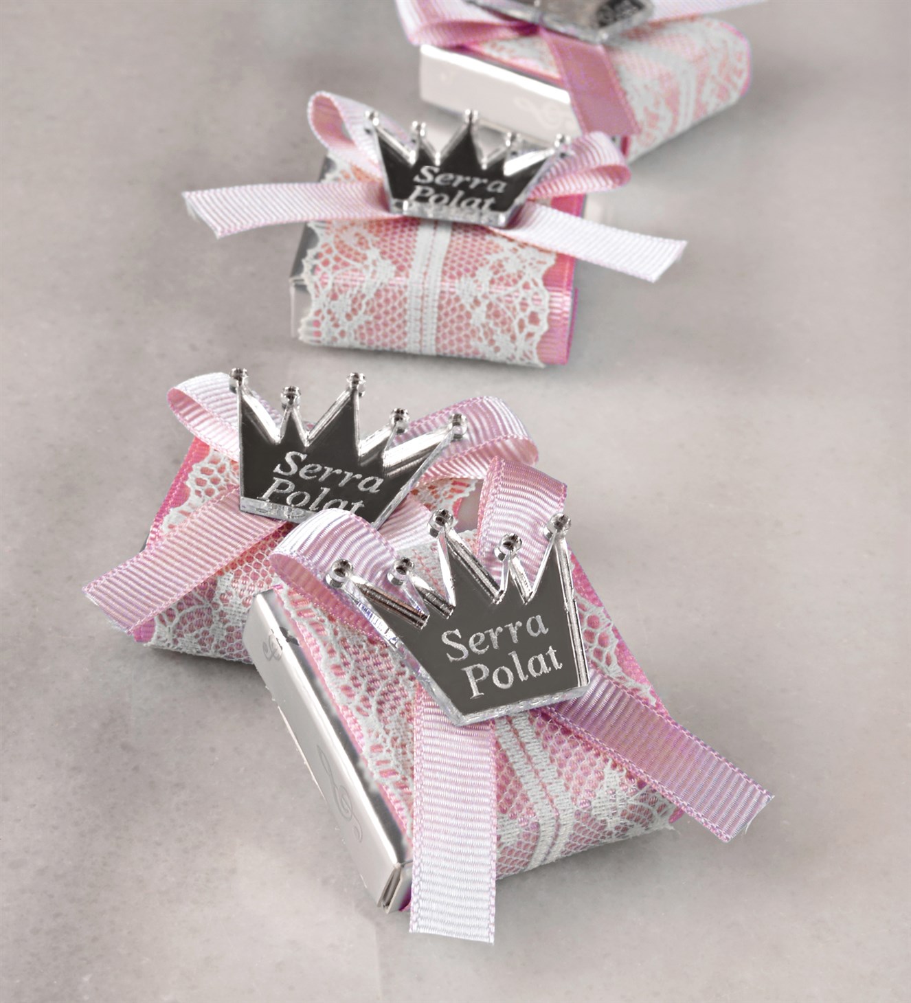 Taç Pleksili İsimli Bebek Çikolatası