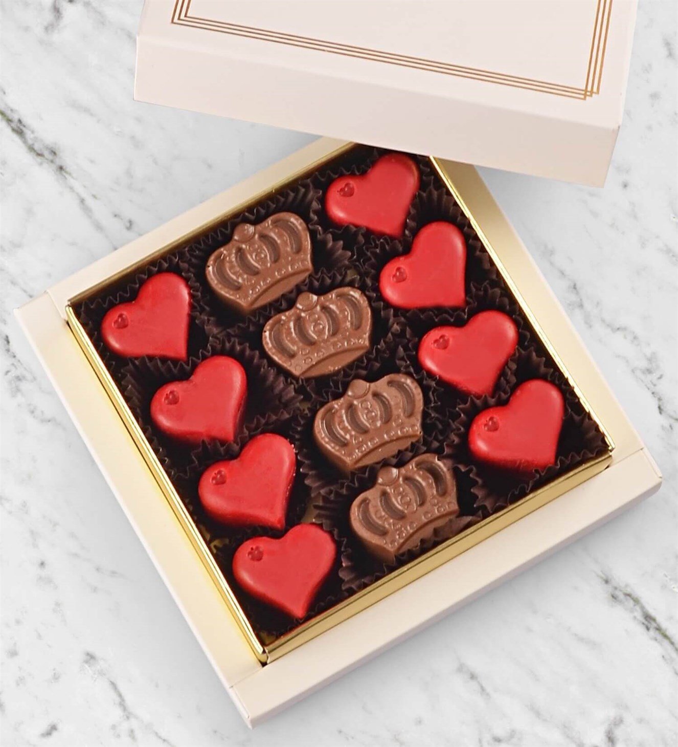 Taç ve Kırmızı Kalpli Çikolata