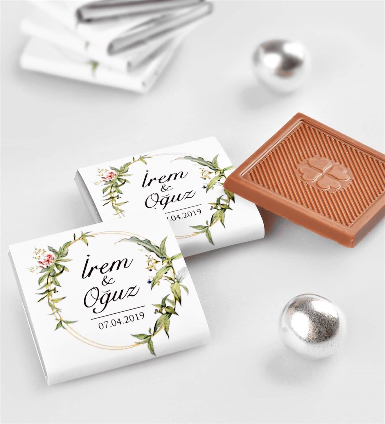 Yeşil Yapraklar Çiçekler İsimli ve Tarihli 50 Adet Söz & Nişan Çikolatası