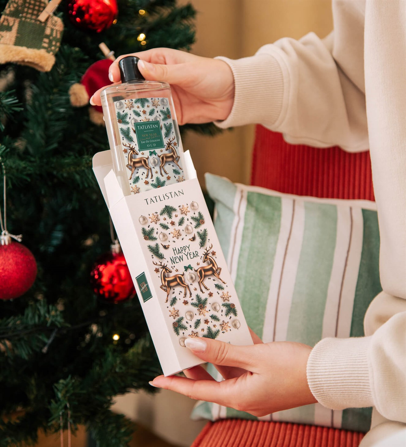 Yılbaşı Özel Seri Bronz Geyikler ve Çam Süsleri Oud Kolonyası