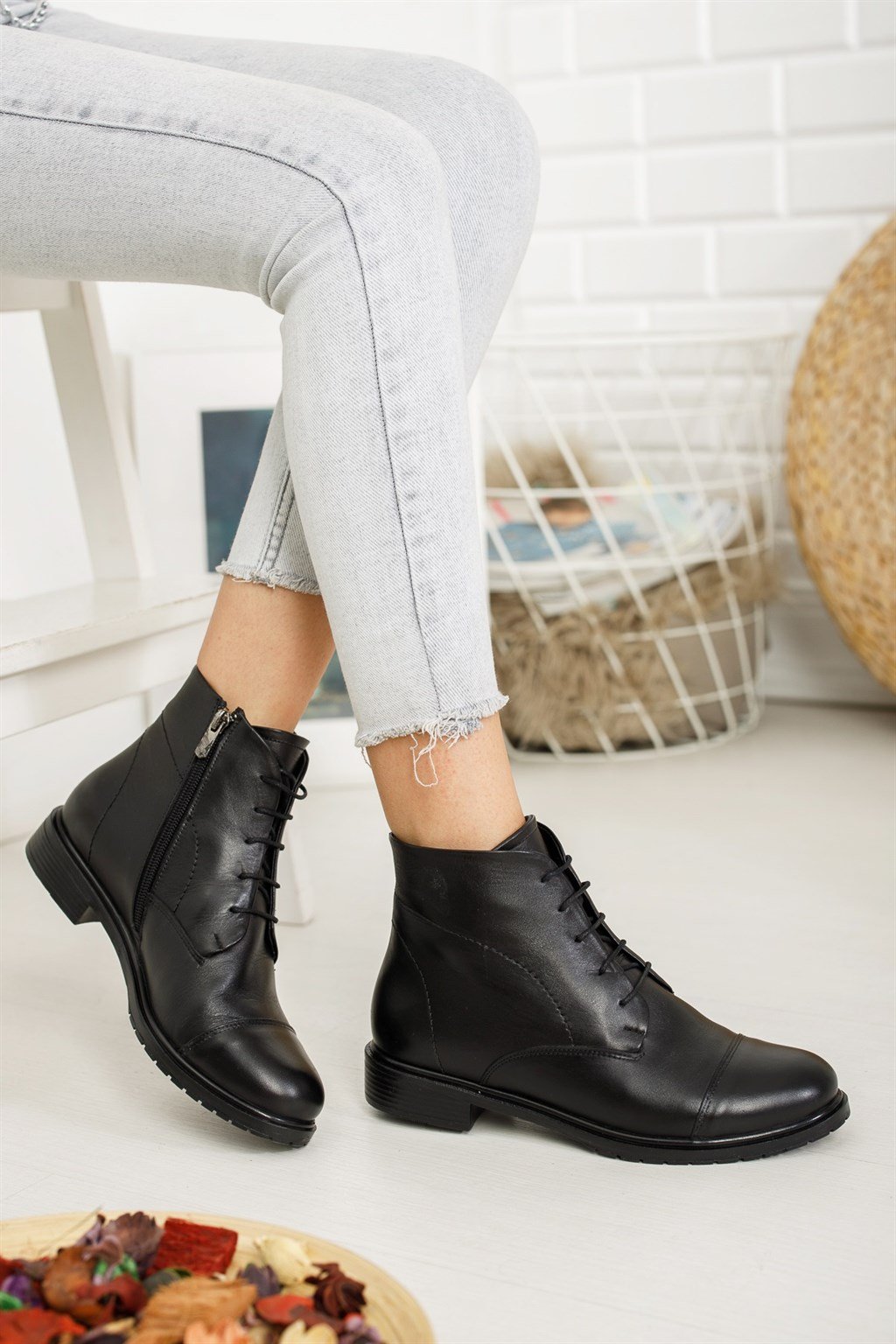 Deripabuc Hakiki Deri Siyah Kadın Deri Bot TRC-2732