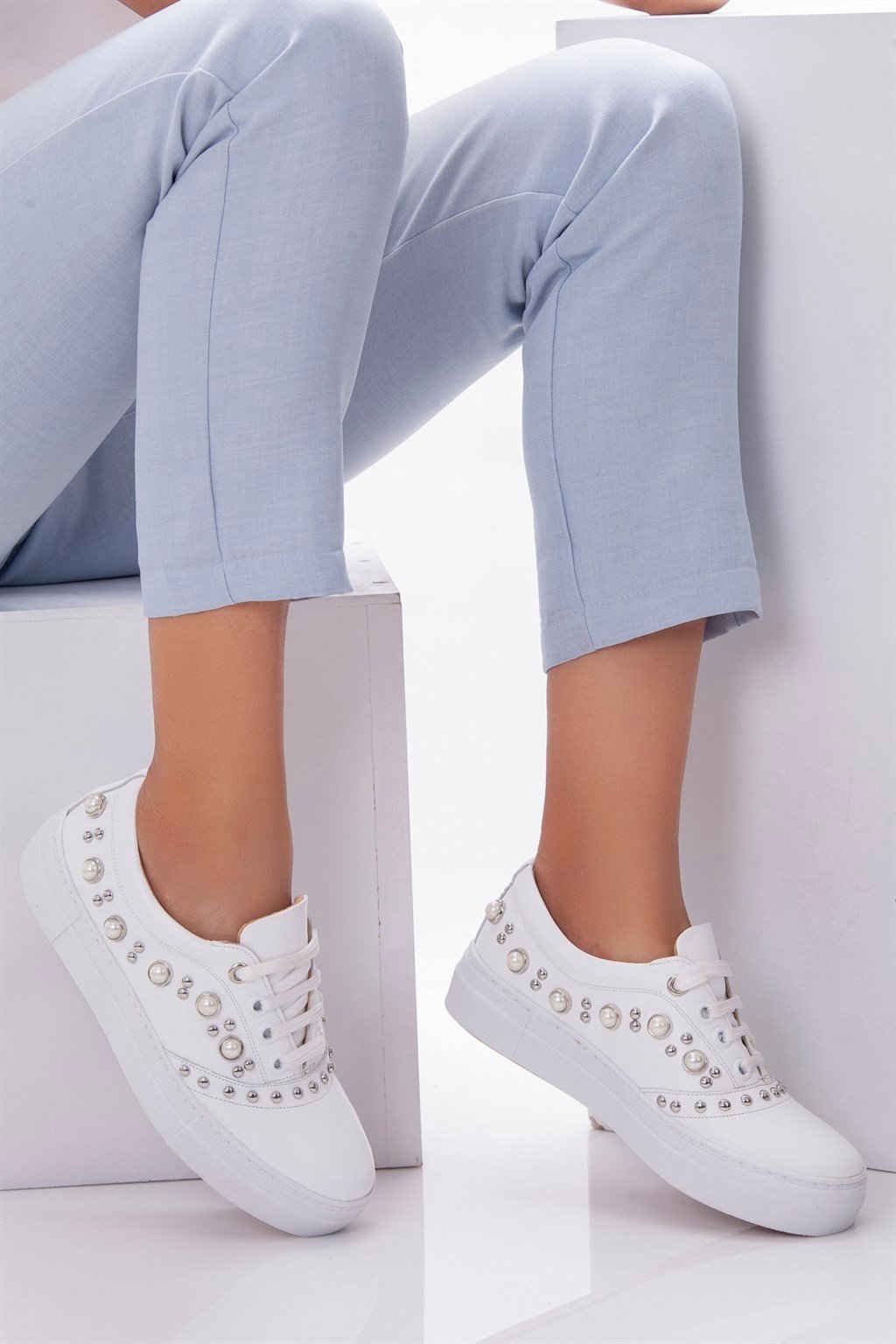 Hakiki Deri Beyaz Kadın Sneaker DP53-9330-1858