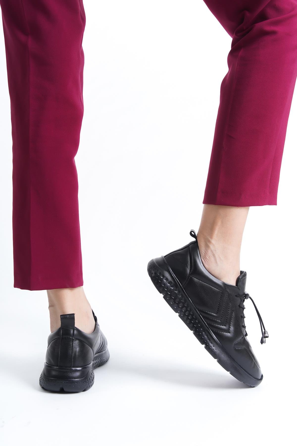 Hakiki Deri Siyah Kadın Deri Sneaker Spor Ayakkabı DP71-0112