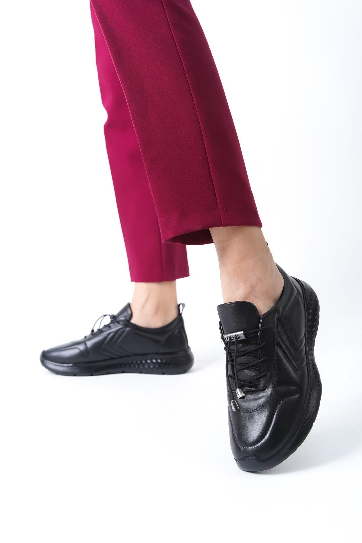 Hakiki Deri Siyah Kadın Deri Sneaker Spor Ayakkabı DP71-0112