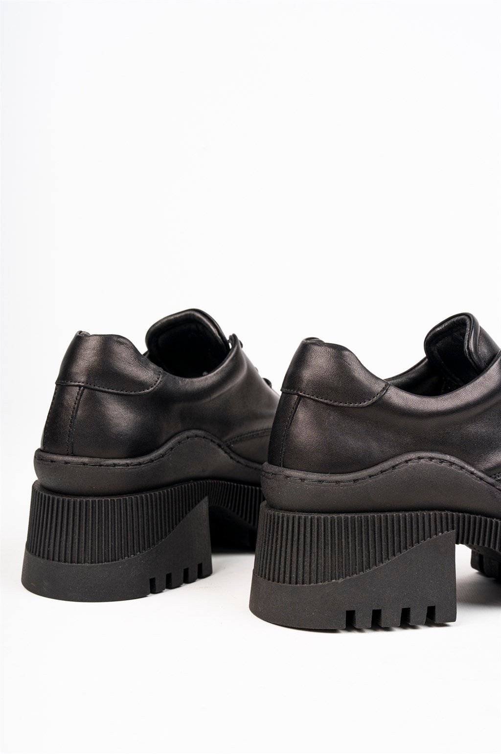 Hakiki Deri Siyah Tırtıklı Platform Taban Loafer Ayakkabı TRC-3003