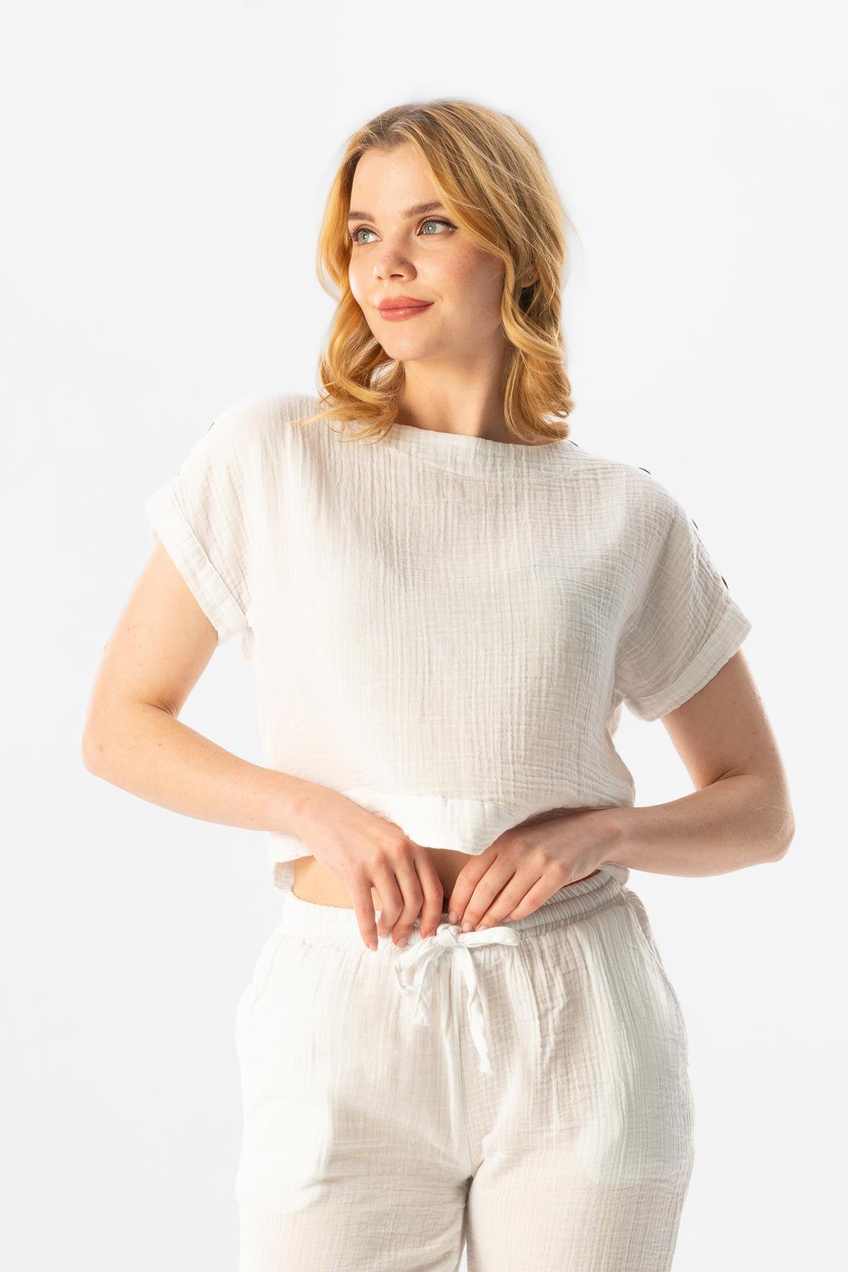 Kısa Kol İzel Yazlık Müslin Bluz Beyaz Byz