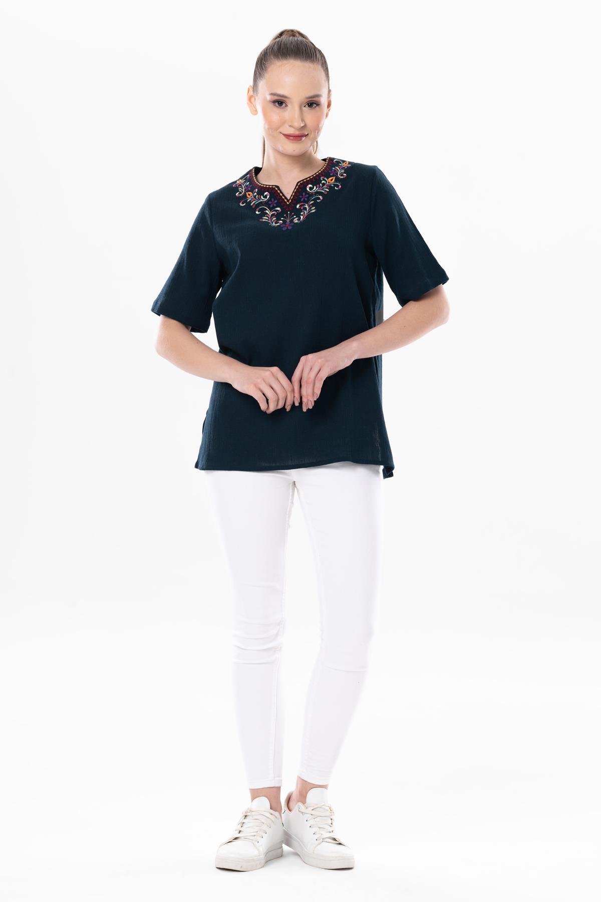 Kısa Kol Şile Bezi Gökkuşağı Nakış Detaylı Yazlık Bluz Petrol Ptrl