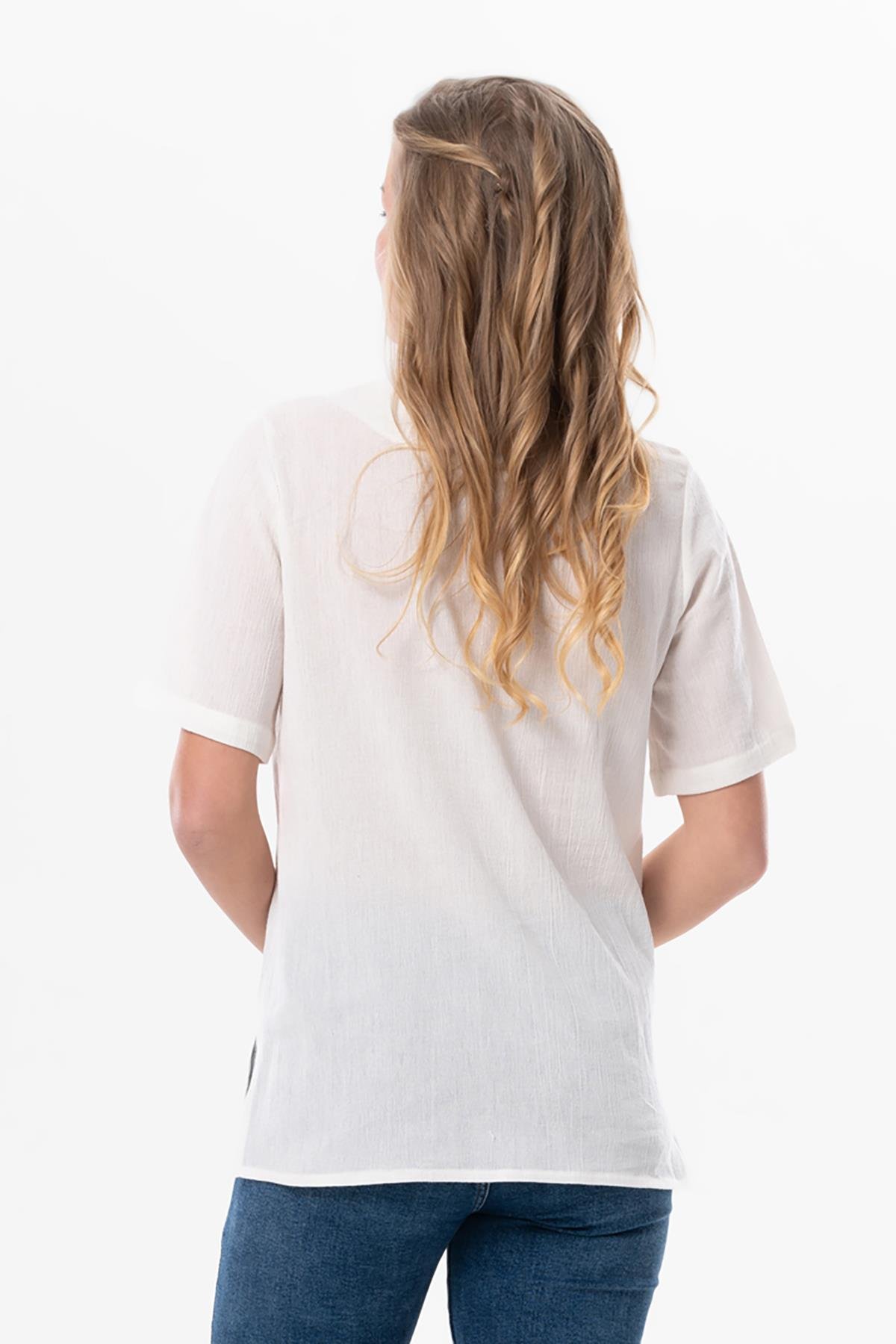 Kısa Kol Şile Bezi Gökkuşağı Nakış Detaylı Yazlık Bluz Krem Krm